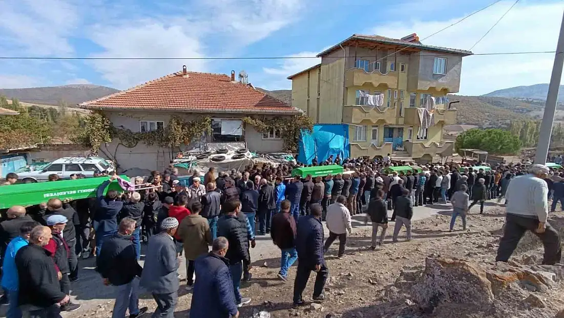 1 köyden aynı gün 5 cenaze birden çıktı