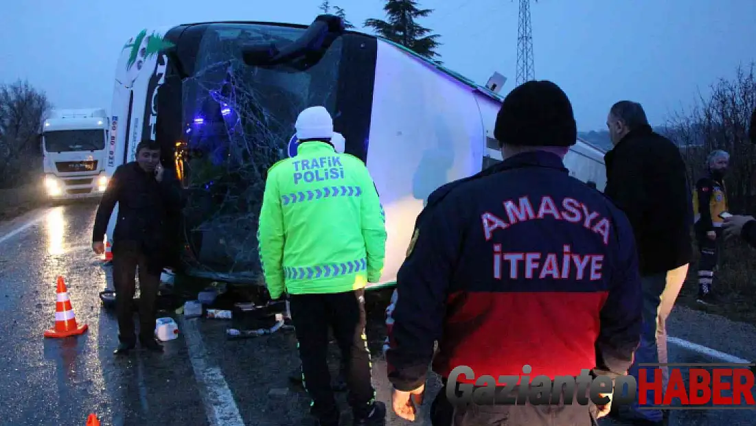 Amasya’da yolcu otobüsü devrildi: 1 ölü, 19 yaralı