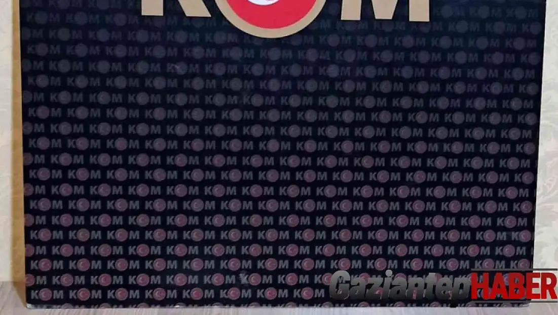 Ehliyet sınavında kamera ve kulaklıkla yakalandı