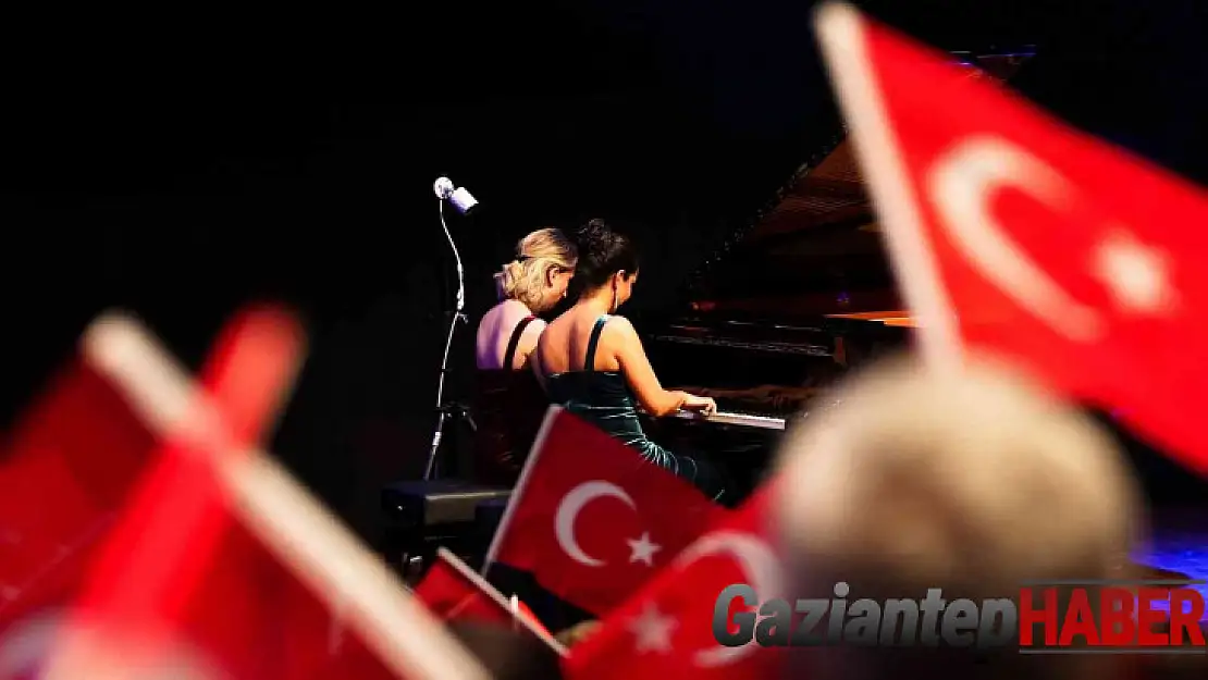 'Bir piyano dört el resitali' büyük ilgi gördü