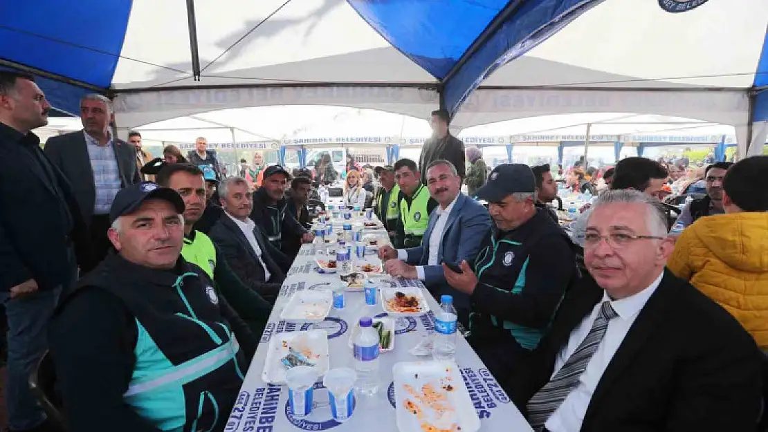 1 Mayıs'ı çalışanları ile kutladı