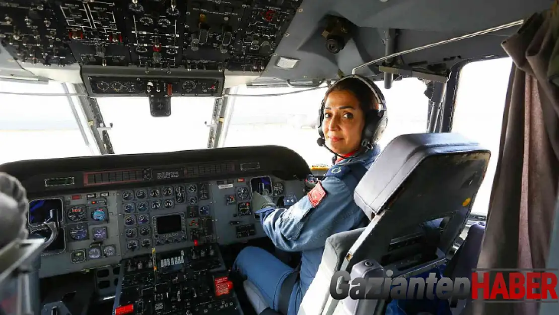 15 tonluk CASA uçağını kanatlandıran kadın pilot: 'Yarbay Mesude Küçük'