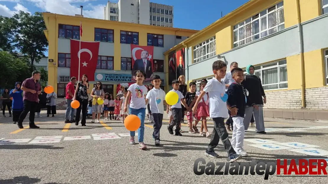 19 milyona yakın öğrenci için ilk ders zili çaldı