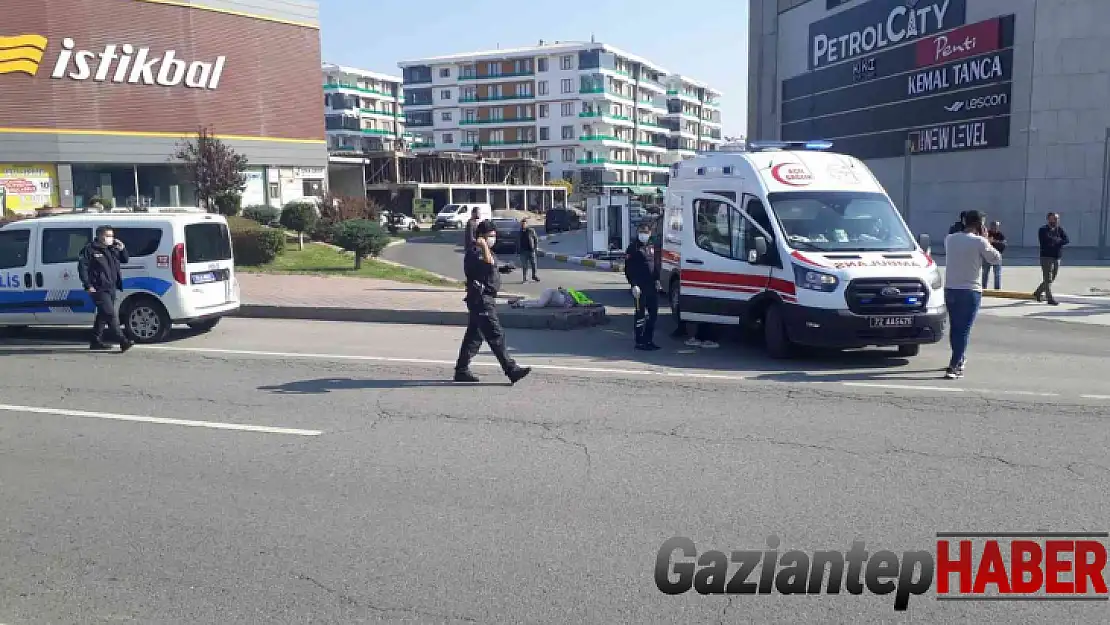 2 çocuğunu dolmuşun altında kalmaktan kurtardı, kendisi öldü