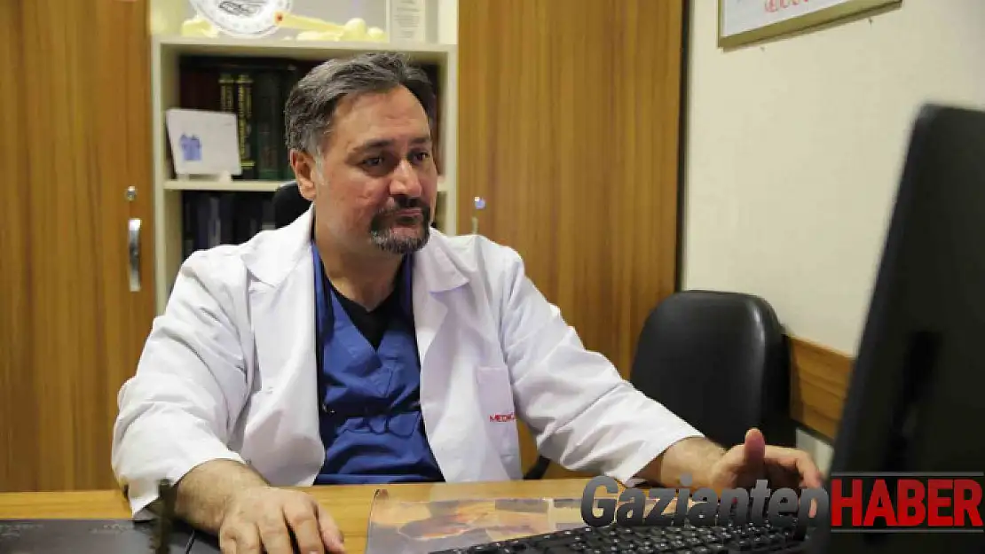 2 doktor sarsıntılara rağmen 20 saatte 50 depremzedeyi ameliyat etti