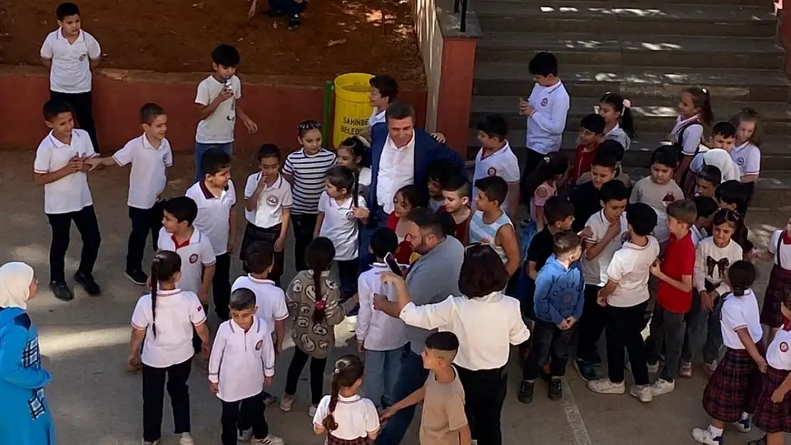 30 yıl önce mezun olduğu okulun müdürü oldu