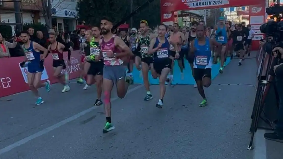 6. Gazi Yarı Maratonu ve Halk Koşusu coşkuyla başladı