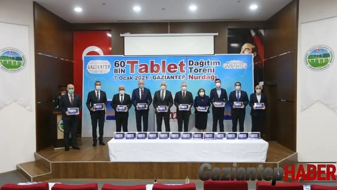 Gaziantep'te öğrencilere 60 bin tablet dağıtımı yapıldı
