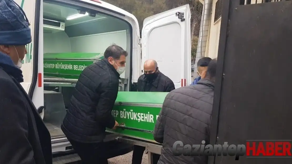 7 aylık hamile kadın evinde ölü bulundu
