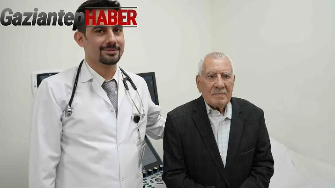 84 yaşındaki hastanın ameliyatsız yöntemle kalp kapağı değişti