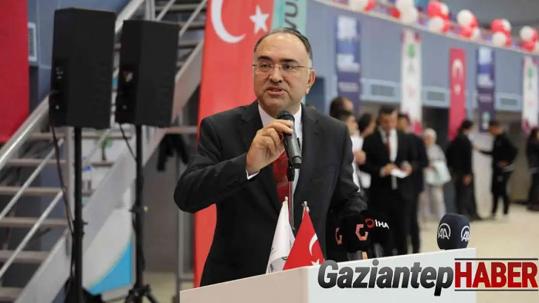 99 dakika boyunca durmadan kulaç attılar