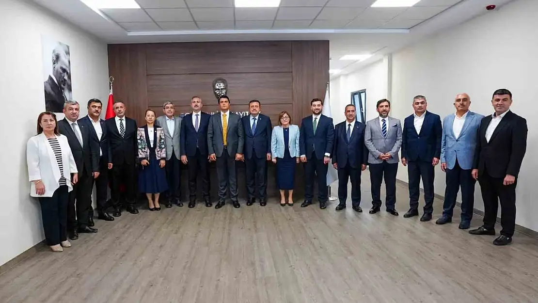 AK Parti Grup Başkanvekili Gül ve Başkan Şahin'den Yılmaz'a ziyaret