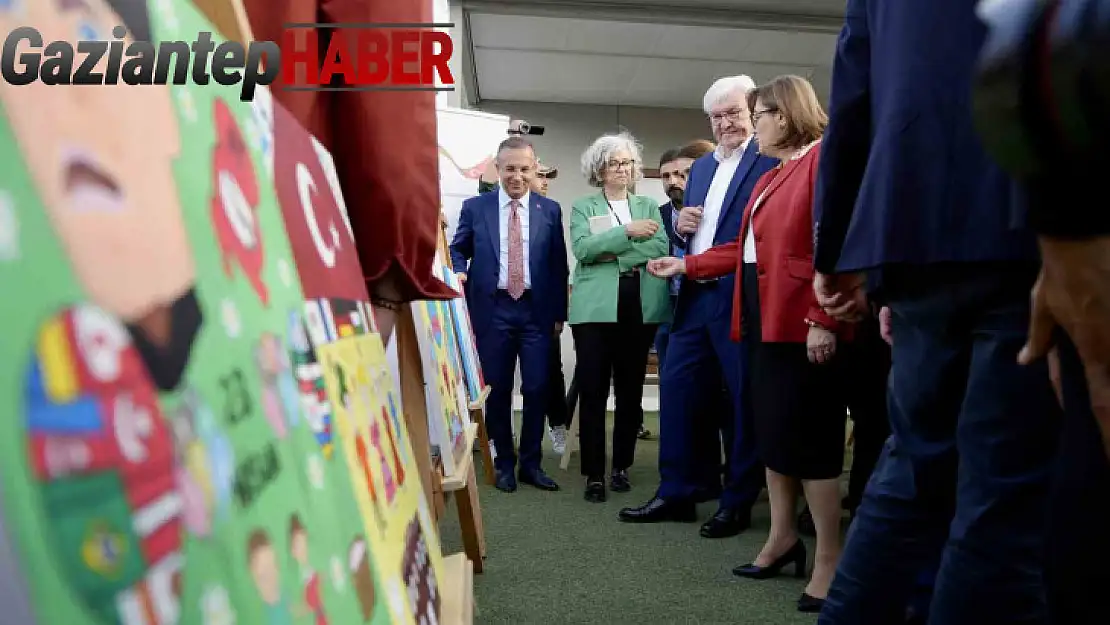 Almanya Cumhurbaşkanı Steinmeier, Gaziantep'te depremzedelerle bir araya geldi