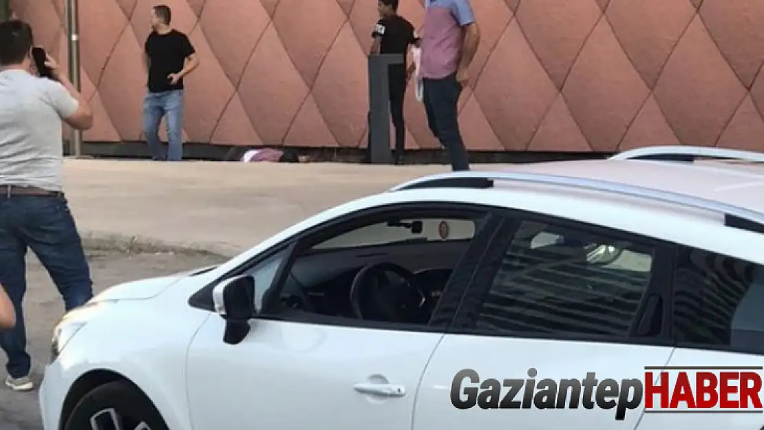 AVM'nin çatısından atlayan şahıs hastanede öldü
