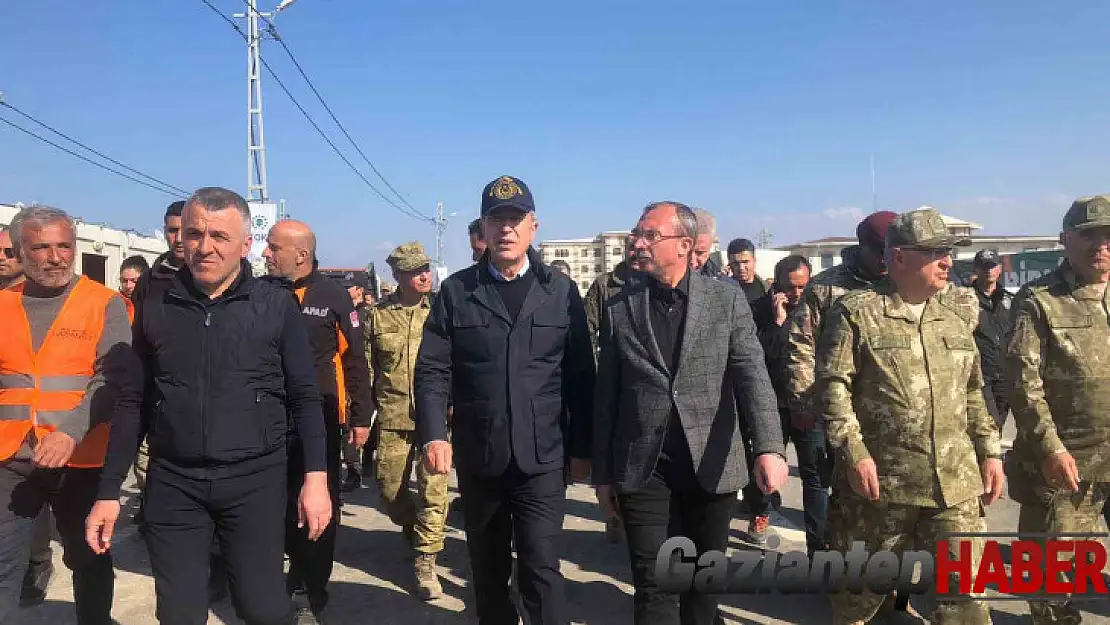 Bakan Akar Nurdağı'nda incelemelerde bulundu
