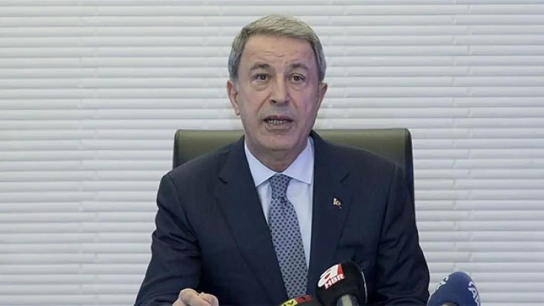 Bakan Akar, şehit ailelerine başsağlığı diledi