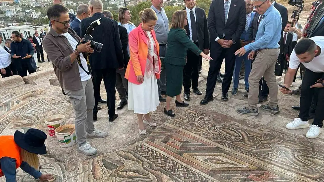 Bakan Ersoy, Dülük Antik Kenti'nde müzik dinletisine katıldı