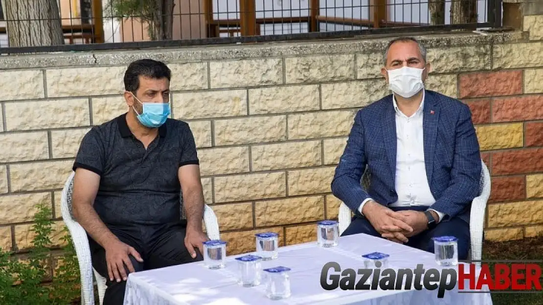 Bakan Gül'den Duygu Delen'in ailesine ziyaret