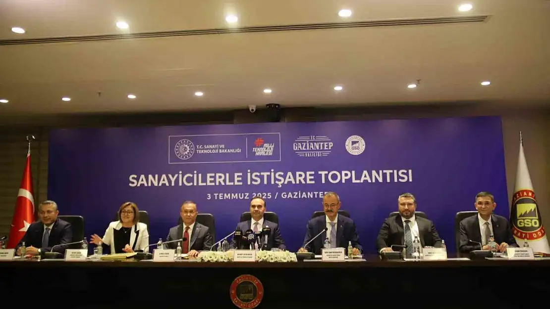 Bakan Kacır: 'Savunma sanayi, ülkemizin yüksek teknolojili ürün ihracatının 10 milyar dolara yaklaşmasına katkı sağladı'