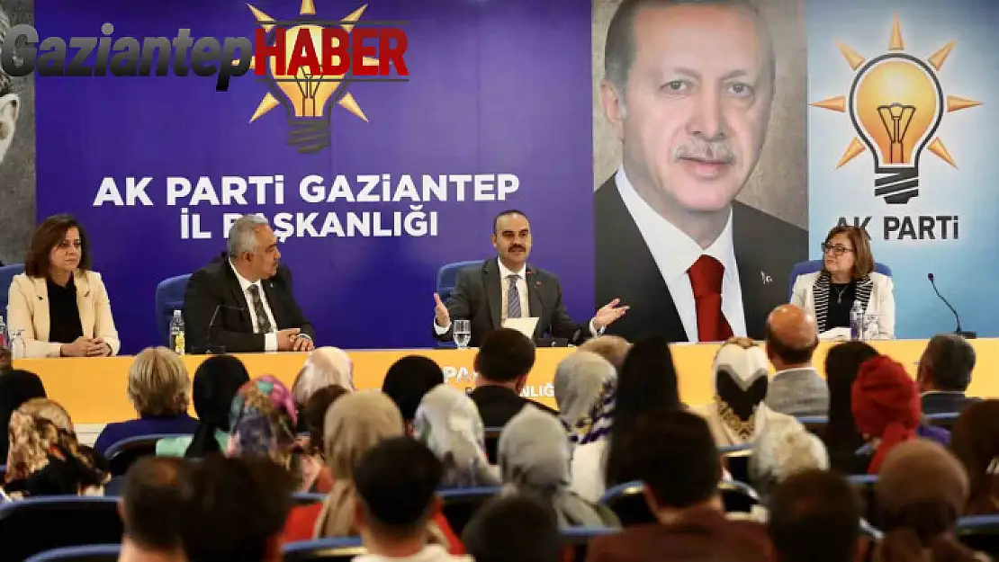 Bakan Kacır, Gaziantep'te AK Partililerle bir araya geldi