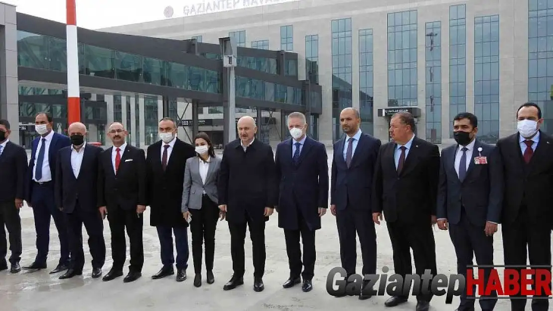 Bakan Karaismailoğlu, Gaziantep Havaalanı yeni terminalini inceledi