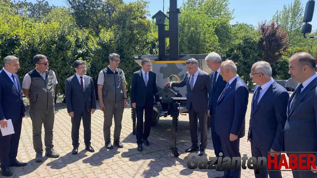 Bakan Kirişci, 'Bin 147 adet yangın Türkiye'nin 54 bölgesinde aynı anda oldu 731'i aynı gün söndürüldü'