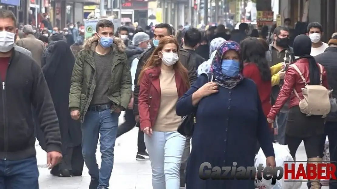 Bakan Koca'nın dikkat çektiği Gaziantep'te vatandaşlar sokaklarda