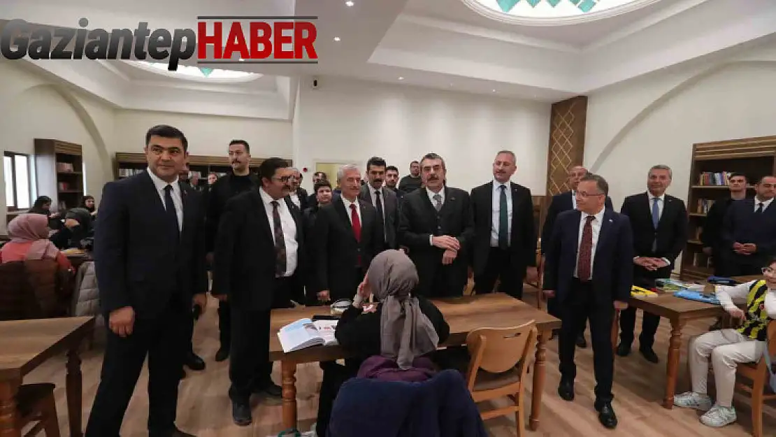 Bakan Tekin'den Şahinbey Millet Cami'ne tam not