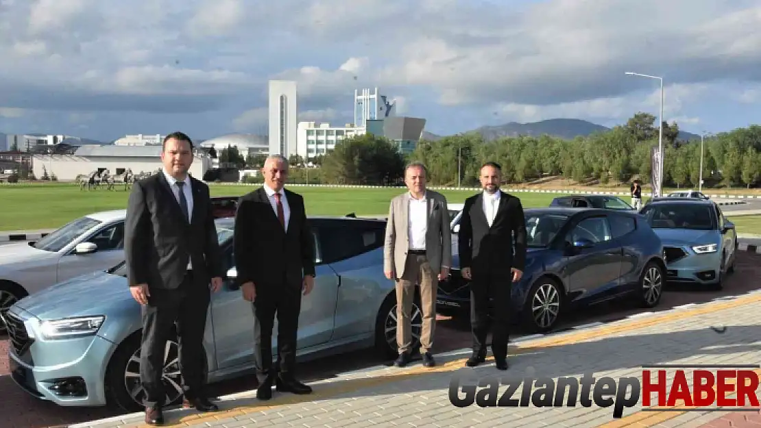 Bakan Yardımcısı Duran, KKTC'nin milli otomobili 'GÜNSEL' ile test sürüşü yaptı