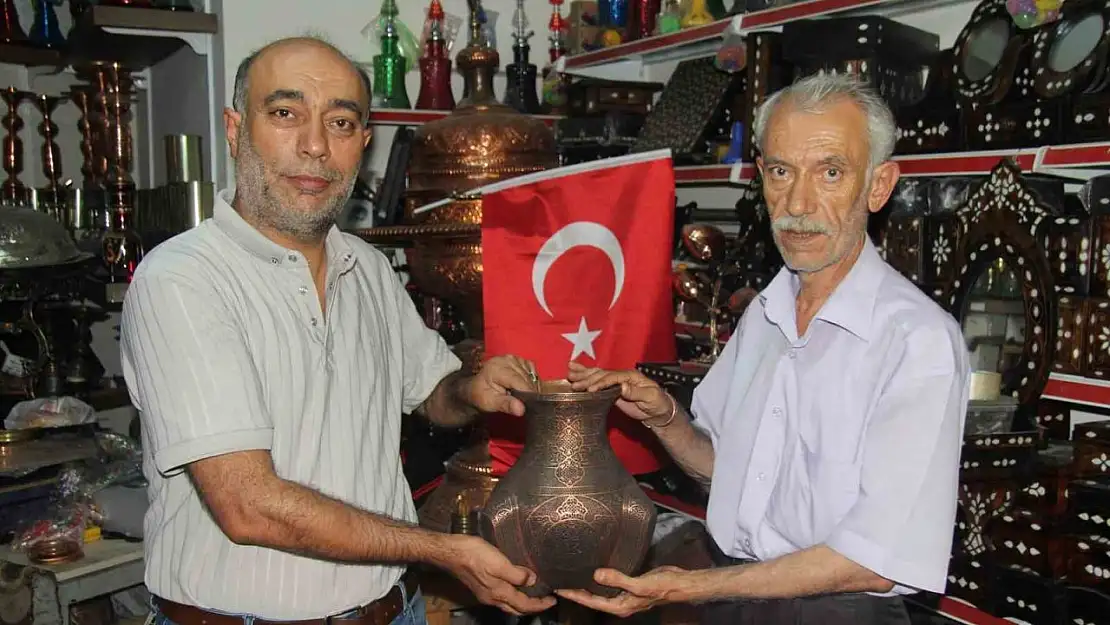 Bakırcı kardeşler mesleği öğrenmek isteyen çırakları bekliyor