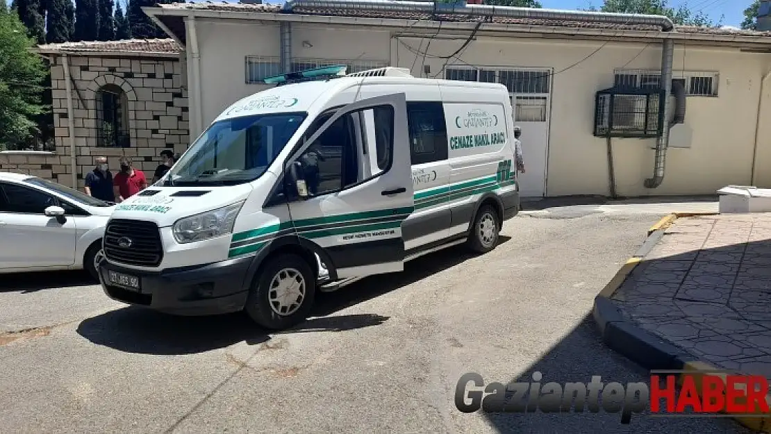 Banyoda kalp krizi geçirdi, hastanede hayatını kaybetti