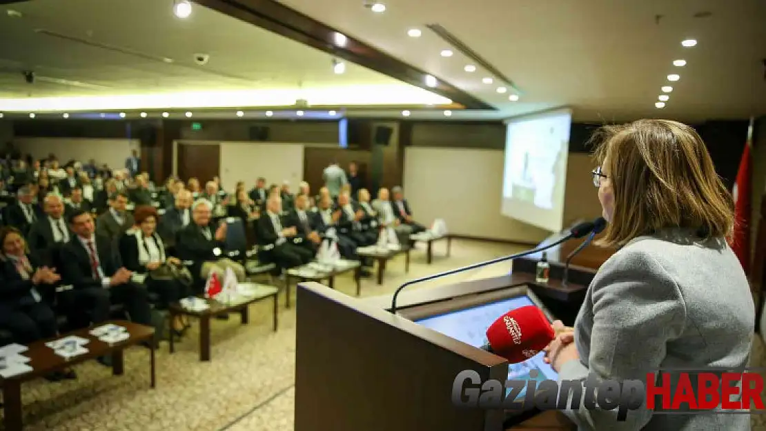 Başkan Şahin kamu ve özel sektörü bir araya getiren çalıştaya katıldı