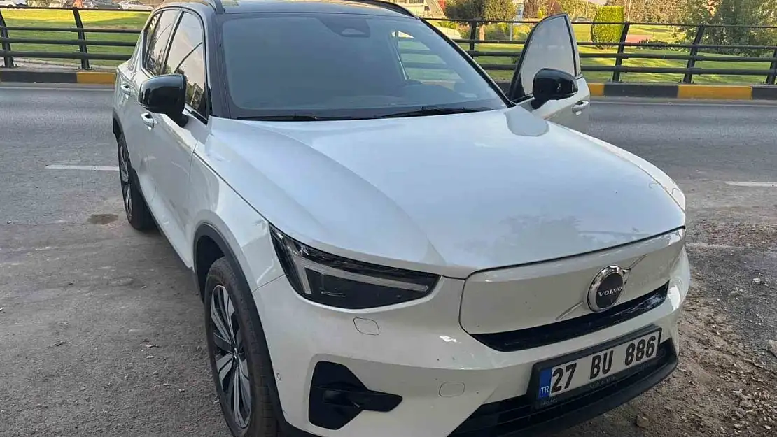 Bayiden alınan Volvo marka sıfır elektrikli araç kusurlu çıktı