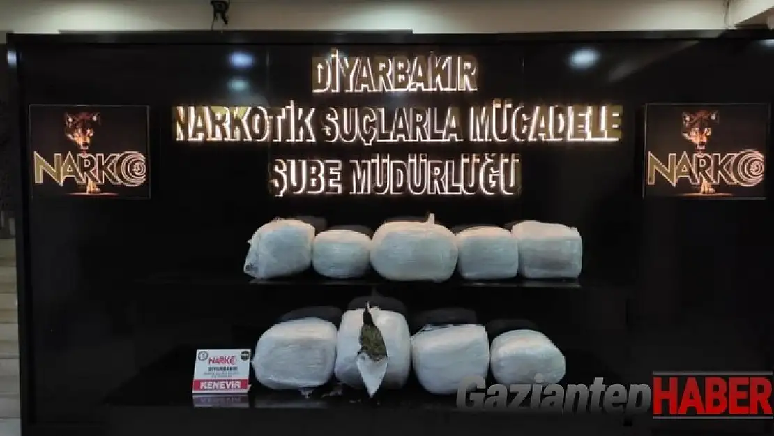 Çekici üzerinde bulunan kepçenin pistonlarından 159 kilo esrar çıktı