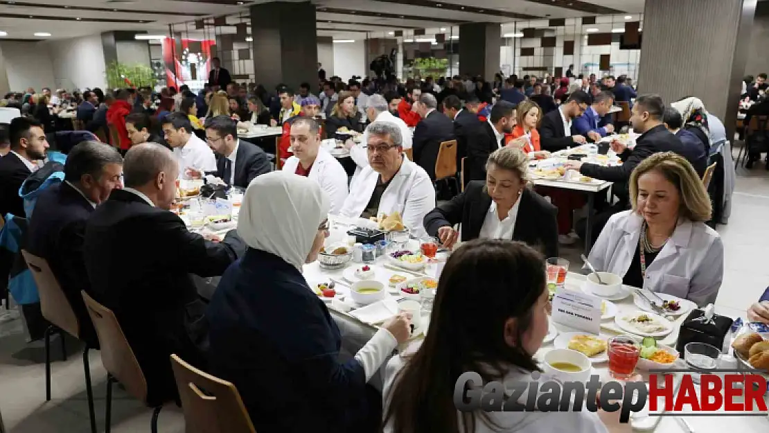 Cumhurbaşkanı Erdoğan: '42 bin 500 sağlık personeli alıyoruz'
