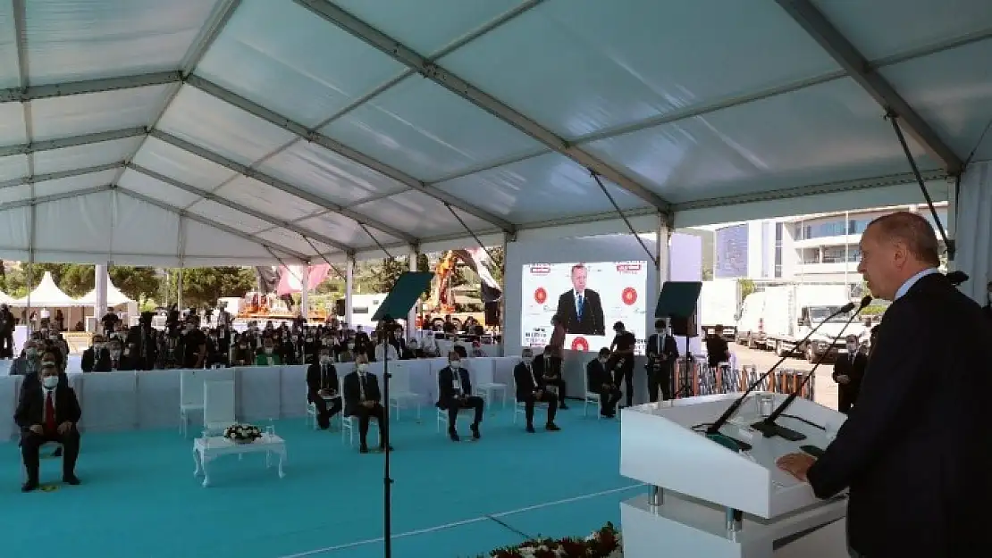 Cumhurbaşkanı Erdoğan: 'Türkiye'yi 3 kıtanın sağlık merkezi yapma hedefimizde kararlıyız'