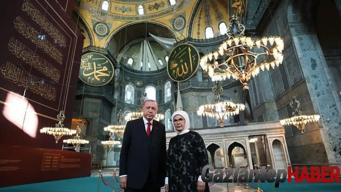 Cumhurbaşkanı Erdoğan ve MHP lideri Bahçeli Ayasofya Camii'nde incelemelerde bulundu