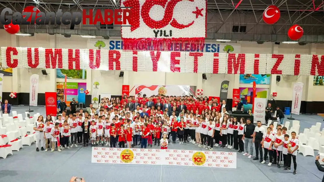 Cumhuriyetin 100. yılında şampiyonlar ödüllendirildi