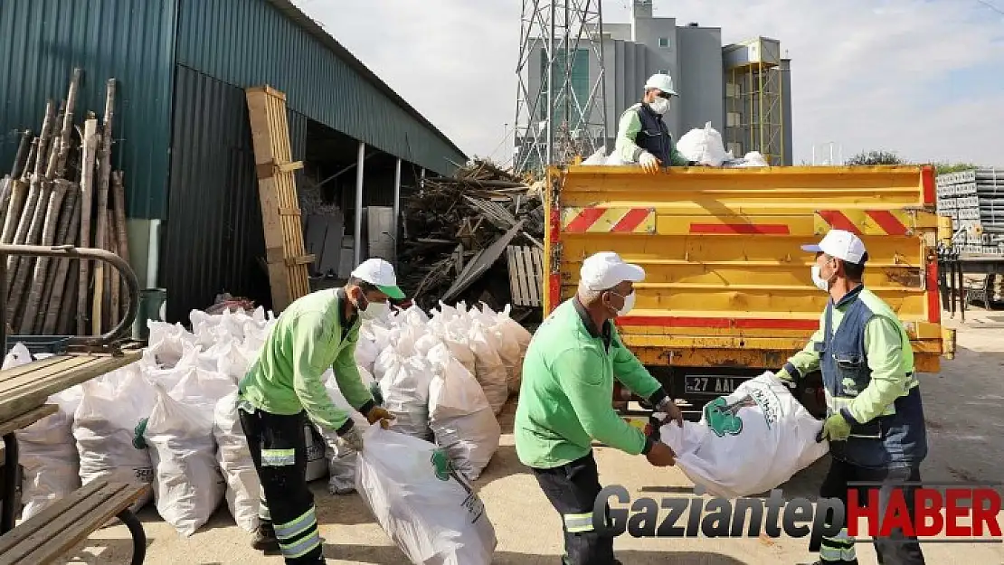 Dar gelirli ailelere kışlık yakacak yardımı