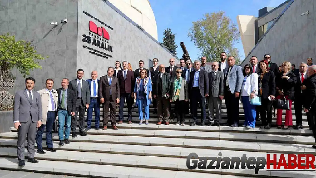Depremde hasar gören tarihi kalenin restorasyonuna başlanıyor