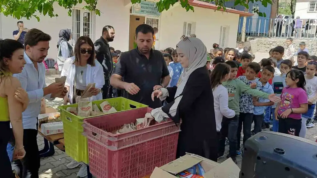 Depremzede öğrencilere öğretmenler moral oldu