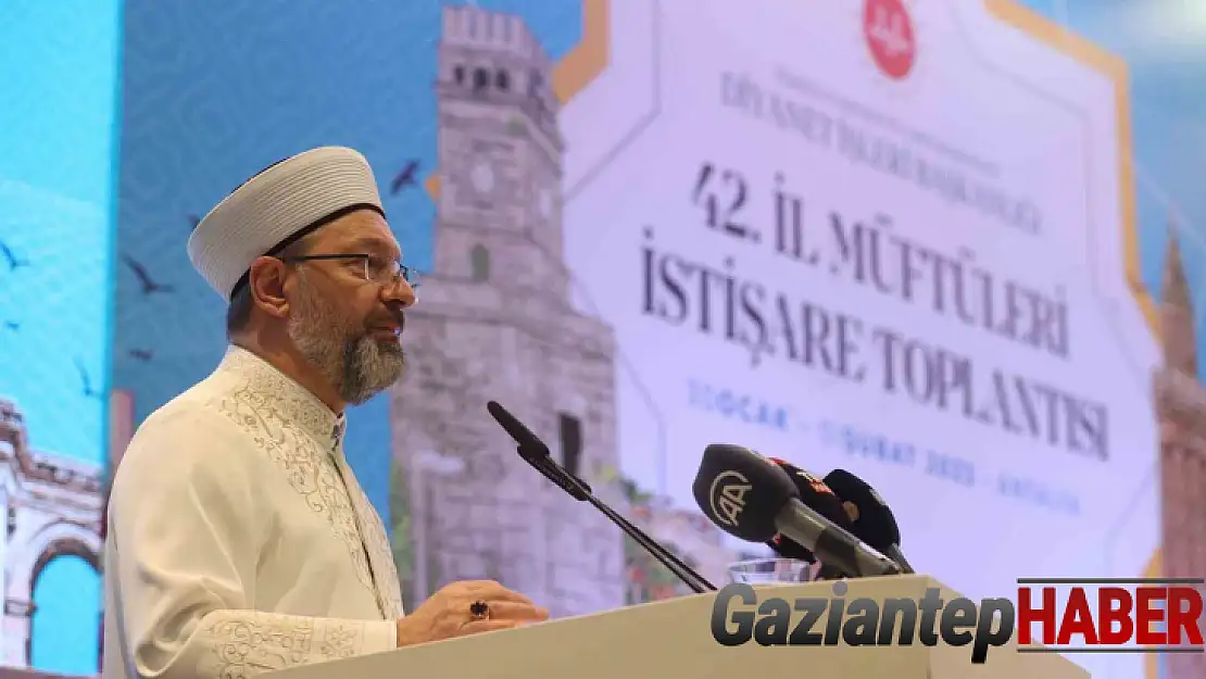 Diyanet İşleri Başkanı Erbaş: 'İslam'a yapılan saldırılara karşı savunmayı son nefesimize kadar sürdüreceğiz'