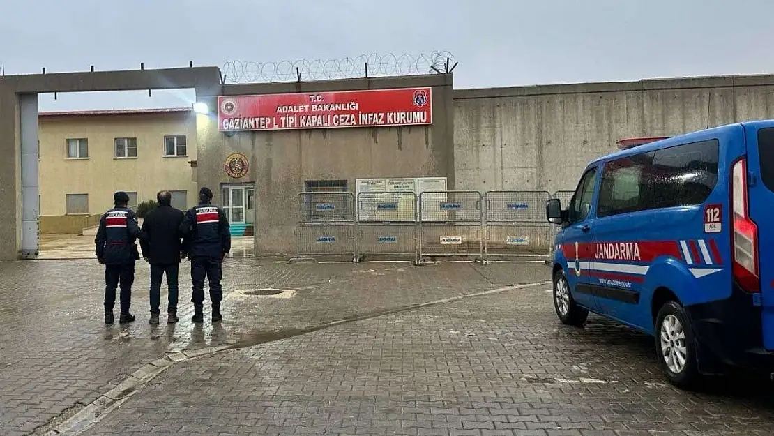 Dolandırıcılık suçundan 15 yıl cezası bulunan firari şahıs yakalandı