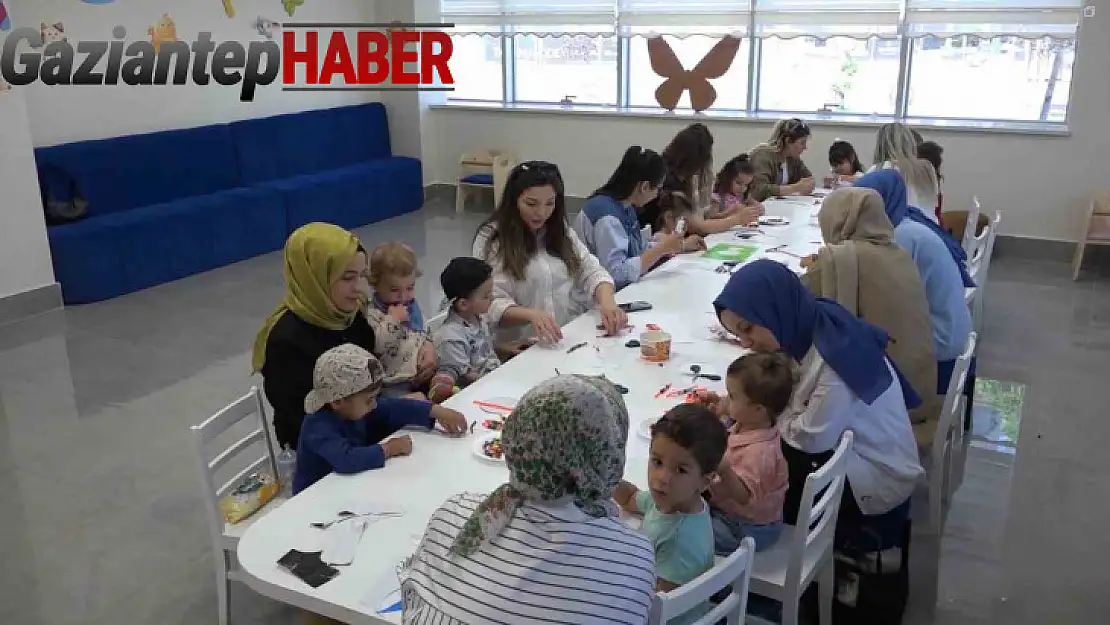 Ebeveynler ve çocuklar için Bebek Kütüphanesi