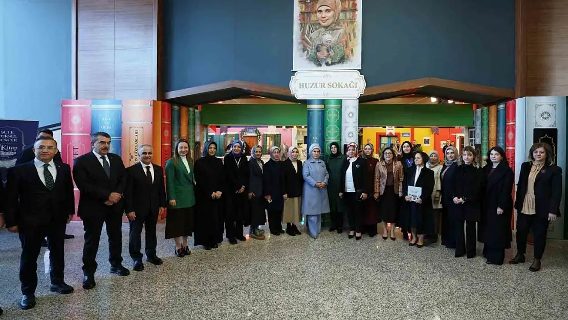 Emine Erdoğan, 2. Şule Yüksel Şenler Kitap ve Kültür Günleri programı'nın açılışına katıldı