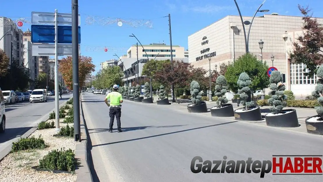 Emniyet Müdürlüğü yakınlarında bomba paniği