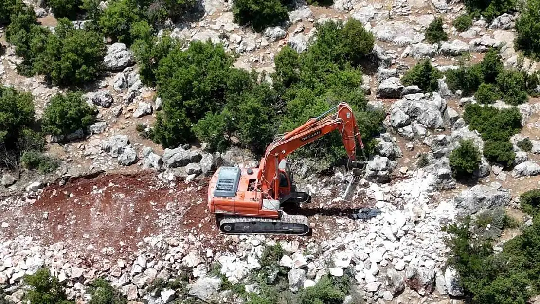 Eskişarkaya'da arazi yolu hasreti sona erdi