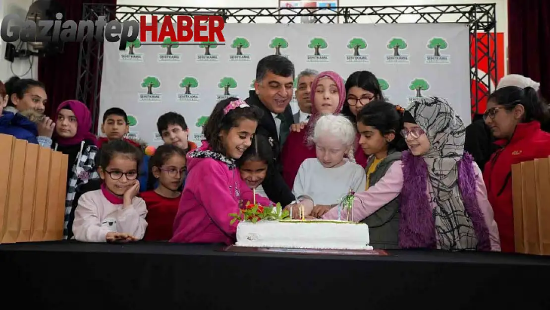 Fadıloğlu, engelli öğrencilerin doğum günü mutluluklarını paylaştı