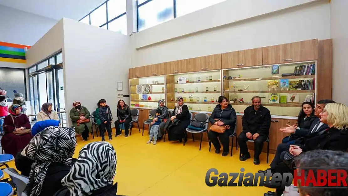 Fadıloğlu, geleceğin deneyapçılarıyla bir araya geldi