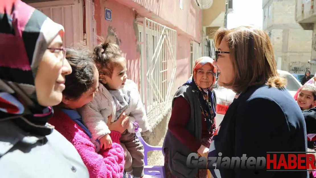 Fatma Şahin, 8 Şubat Mahallesi'ni ziyaret etti